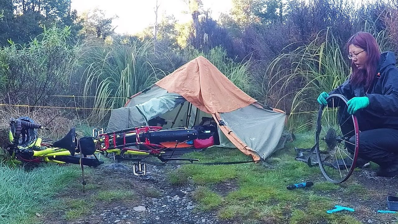 NZ Cycling Trip Ep2! Visiting Most Beautiful Park! Stinky, but amazing!