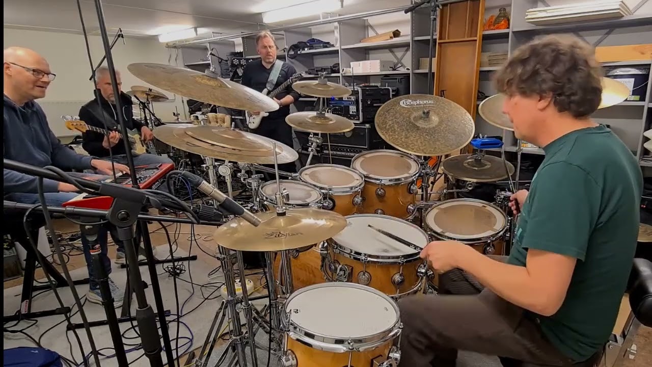 Watch Drumming improvised funk fusion grooves in a live session - Using dynamics in building the groove on YouTube Watch Drumming improvised funk fusion grooves in a live session - Using dynamics in building the groove on YouTube