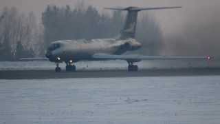 Взлет Ту-134А-3 в -29, прогрев двигателей Д-30-3 | (Tu-134 takeoff from UNKL, at -29C degrees)