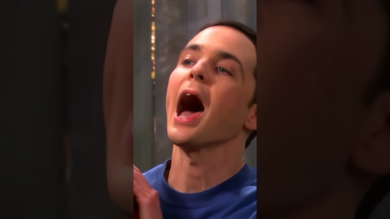 Шелдон забрал шлем железного человека ► 