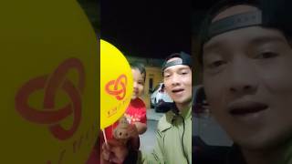 Gibran Dapat Balon Dari Yomart Waktu Grand Opening