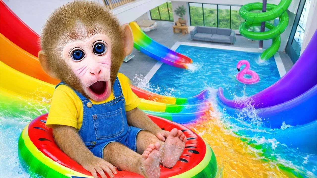 TaTa Mono Construye Y Juega Con Toboganes De Agua Arcoíris En La Granja