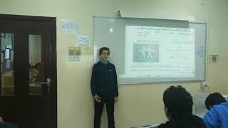 الطالب المعلم :عبد اللطيف صفوان يجيب عن تساؤلات زملائه حول نص ( أغنية حب للكلمات) صف 9