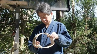 How to make a traditional wooden box. A Japanese craftsman bends wood with his secret craftsmanship.