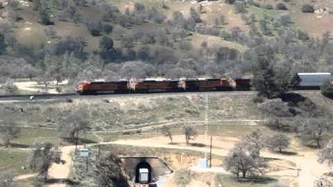 BNSF Z-train at Tehachapi Loop with 4 different GE locomotives