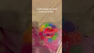 Unboxing my loom band kit!🛍🌷