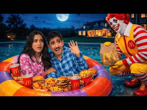 PASSAMOS A NOITE NA PISCINA E PEDIMOS MC DONALDS! deu tudo errado*