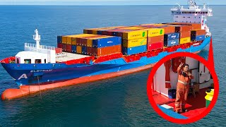 🚢👋CREW happy to see us onboard fully loaded CARGO SHIP! Ship spotting, smiles   Waves with #LGCIO