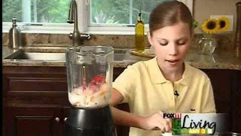 Peach raspberry smoothie