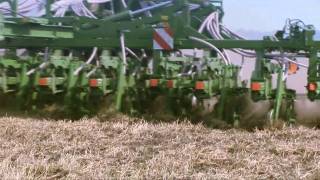 : Amazone Primera DMC 9000 / 12000 Grossfl"achens"amaschine an John Deere Traktor - Jahr 2010