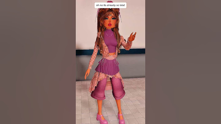 SHE SAW A GHOST ON THEIR SCHOOL BATHROOM But SOMETHING UNEXPECTED HAPPENED On Dress To Impress! 😱