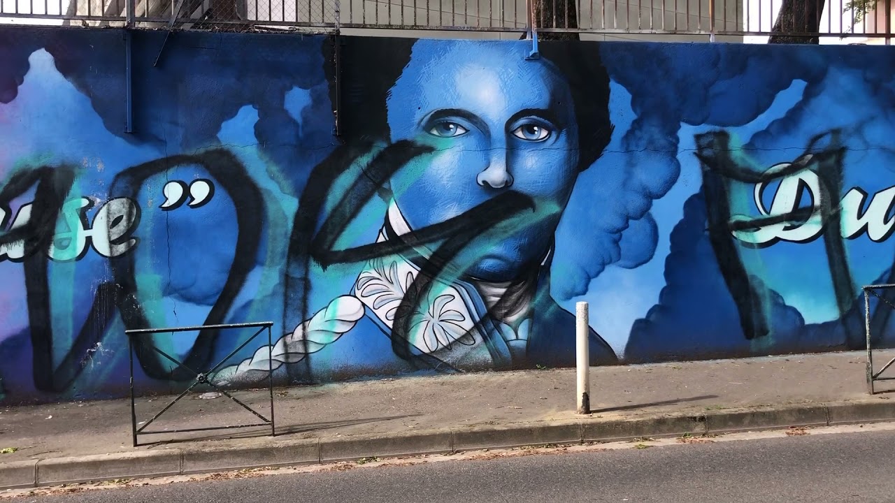 Street Atrt: The Battle of Toulouse by @snakegraffiti