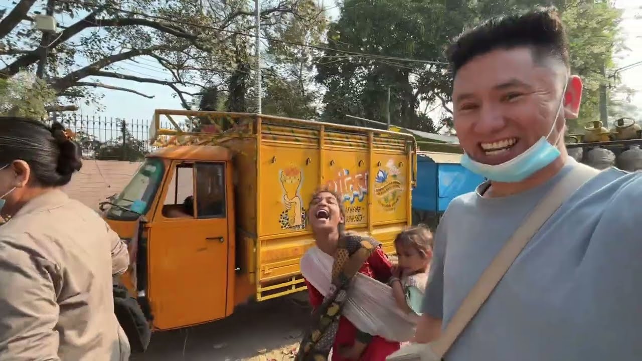 Bodh Gaya Shock😨 Surrounded by beggars on my first visit #tibetanvlogger#tibetanyoutuber#Viral