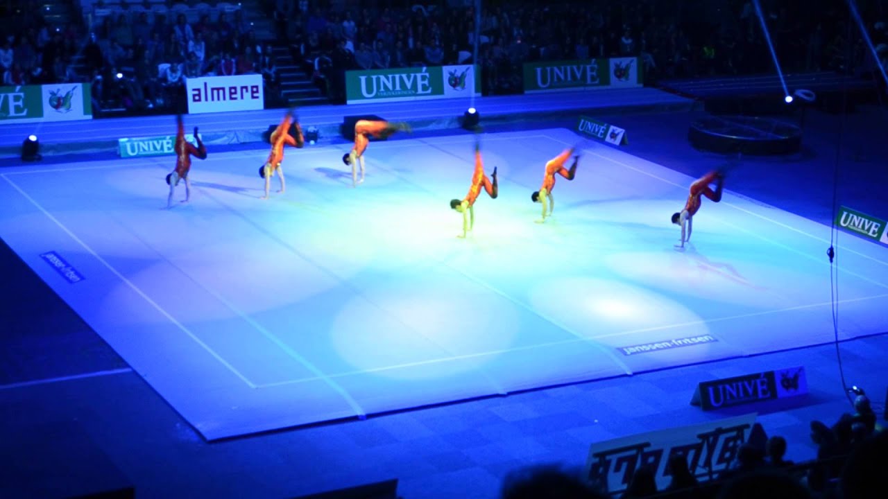 Univé gymgala.2013 - vloeroefening aomori university