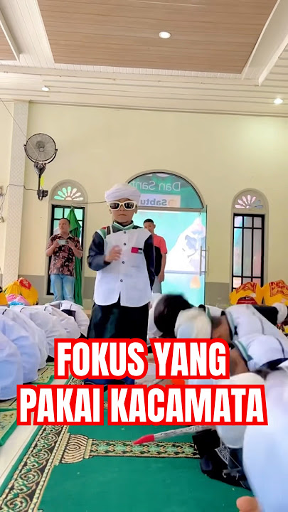 Fokus ke yang pakai kacamata 😀