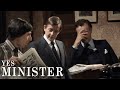 Slecht nieuws lezen | Ja, minister | BBC-comedy-grootheden