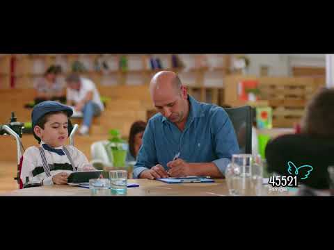 Riecco Checco Zalone in un nuovo spot per le famiglie SMA Riecco Checco Zalone in un nuovo spot per le famiglie SMA
