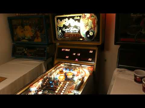 Eight Ball Deluxe LE (Bally 1982) pinball gameplay