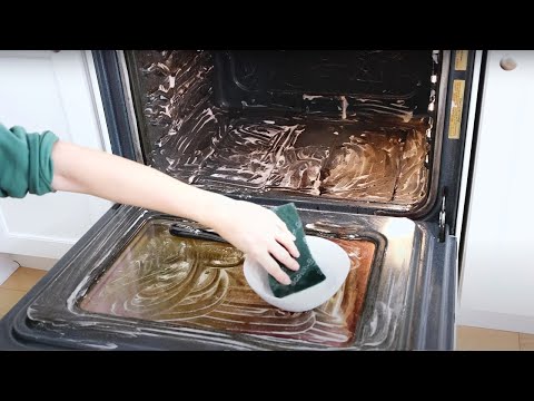 How to Clean an Oven (Non Self Cleaning)