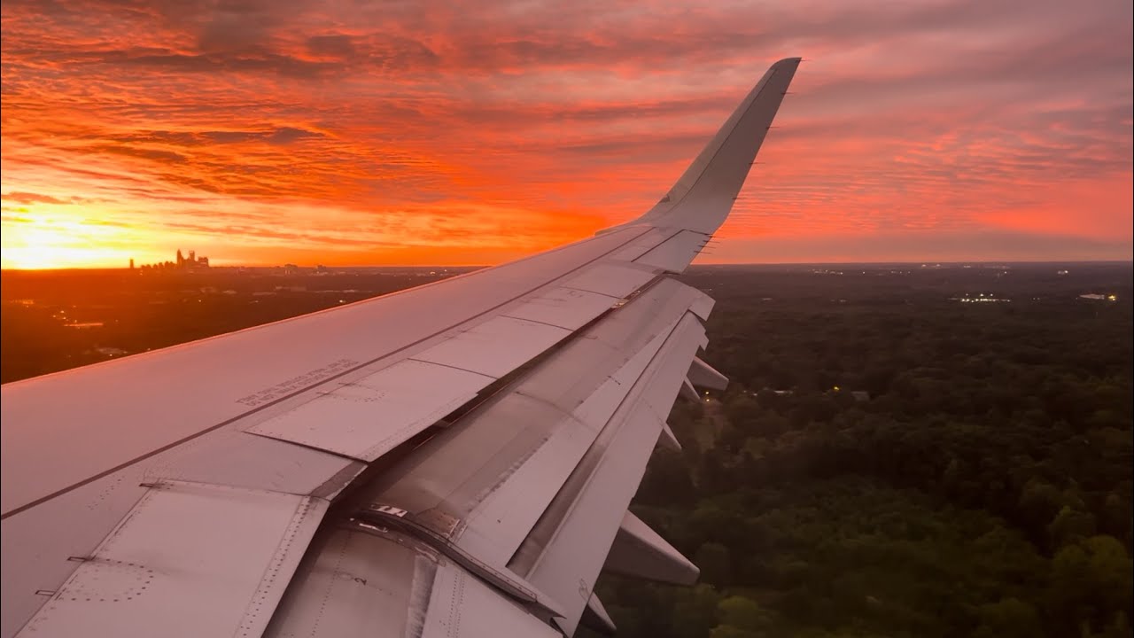 American Airlines Airbus A321 Go Around and Landing into Charlotte (CLT)