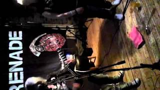 Download Lagu Grenade - Live in Loafers Bar 31/12/12 MP3