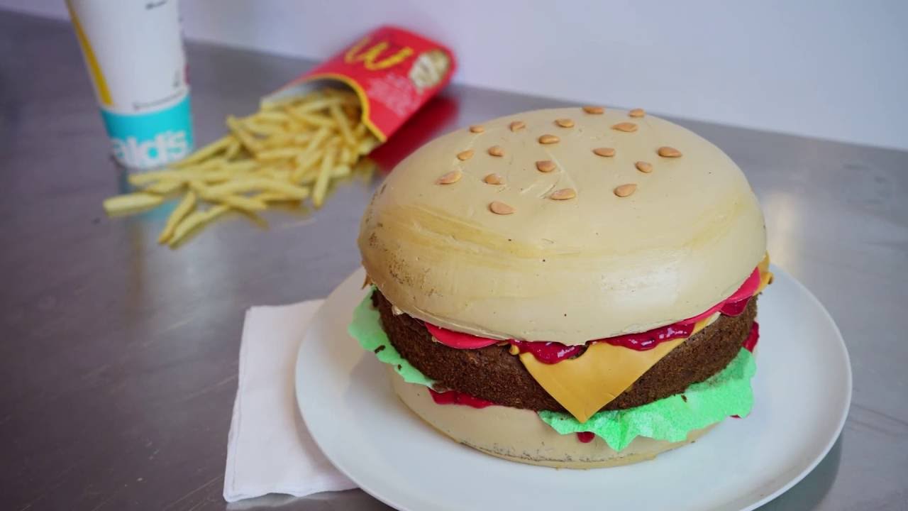 Einfache, Fondantfreie Cheeseburger Torte - Hamburgerkuchen ohne ...