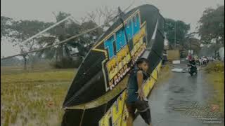 Story wa -  udan bledek panggah layangan,  aku ra mundur lurr...