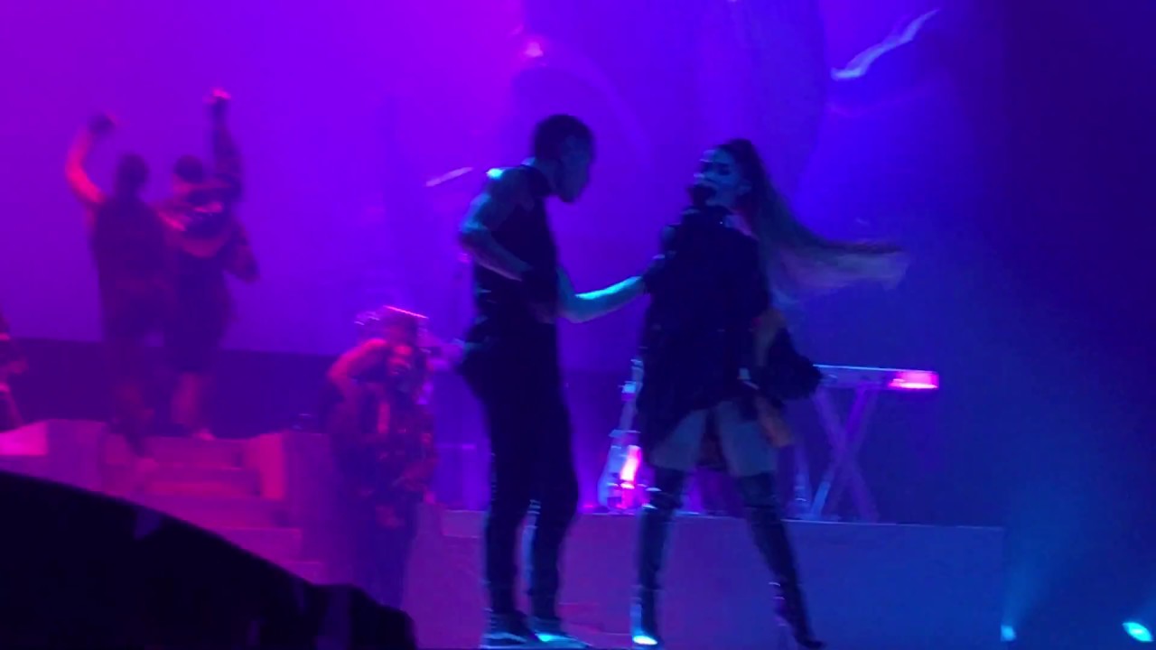 Bad Decisions - Ariana Grande live in Brisbane (12/09/17) FRONT ROW