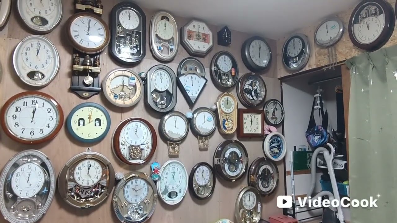 からくり時計 12時の時報 - YouTube