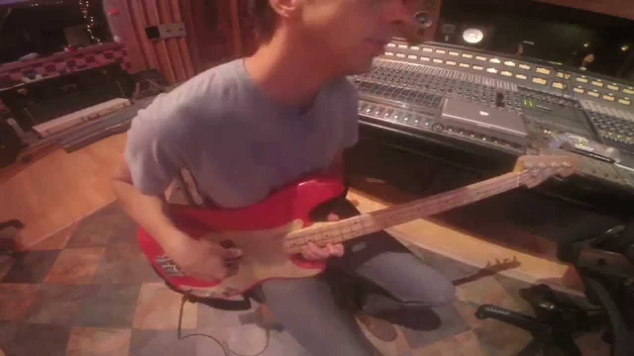 Obejrzyj Bodyhaunt - Almost (Studio Performance) w YouTube Obejrzyj Bodyhaunt - Almost (Studio Performance) w YouTube