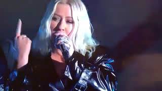 Christina Aguilera - Fall In Line (Billboards Music Awards LIVE)