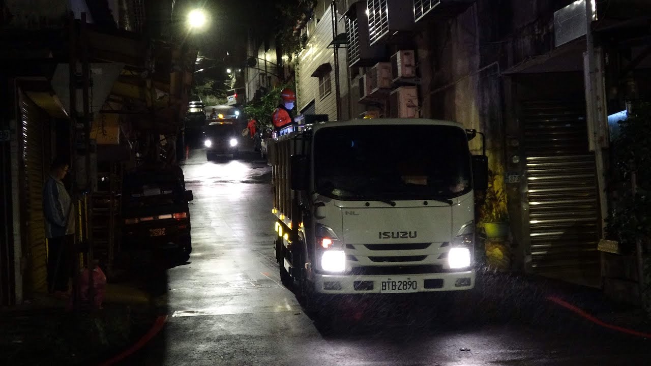 新輕音巷弄車上路！新北市環保局巷弄車BTB-2890循線播音收運Taiwan Garbage Truck in New Taipei city，Taiwan (ゴミ収集車、대만 쓰레기차 )