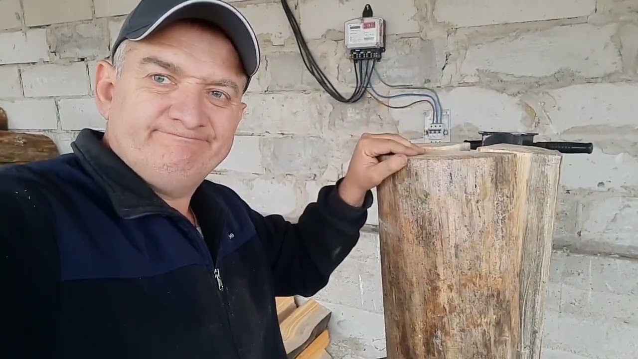 Рубка дров при помощи дровокола. @deaf.