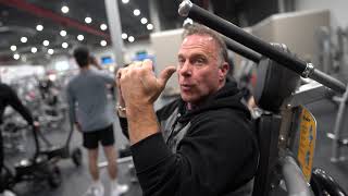 Hoist Crunch Machine (How To Use It)