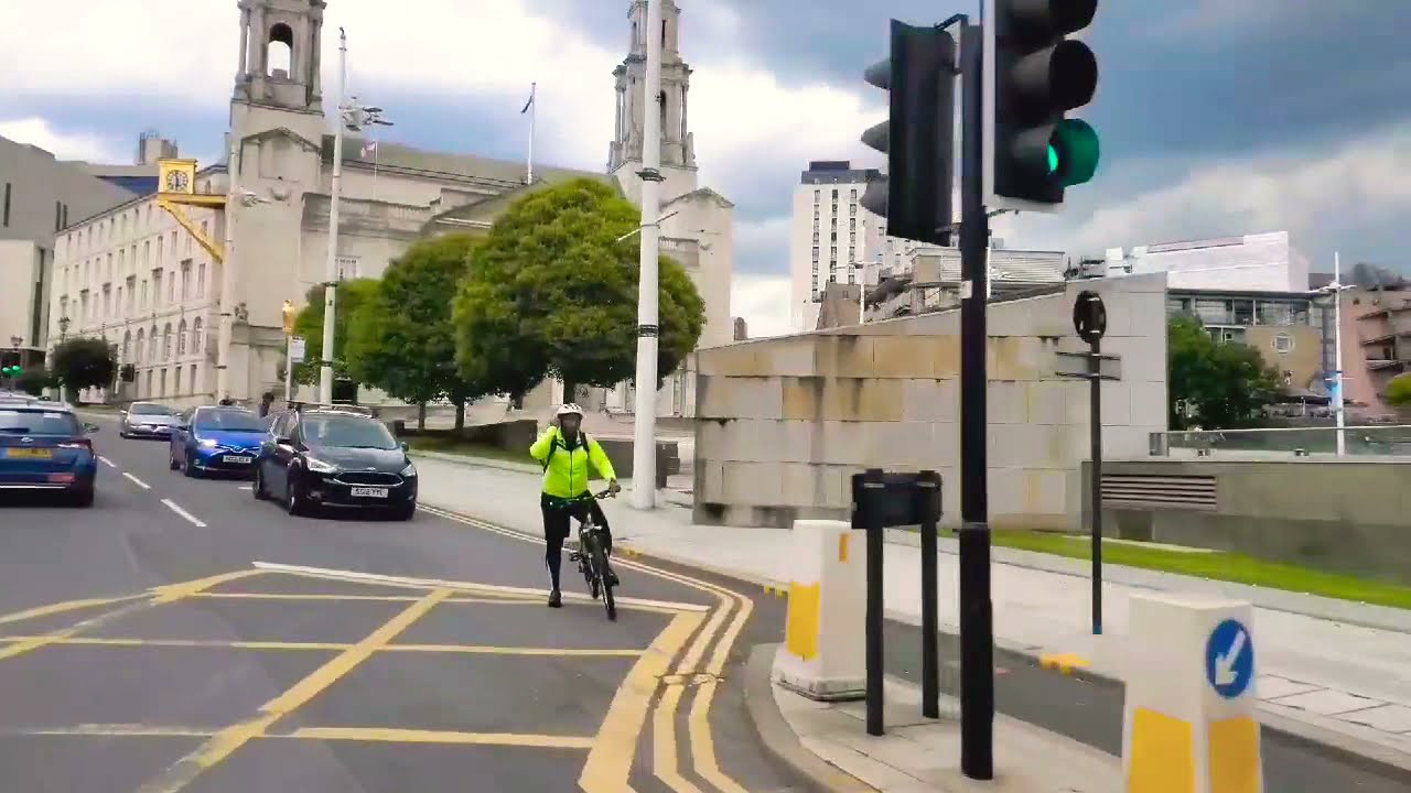LEEDS CIVIC HALL LEEDS MUSEUM AND UNIVERSITY OF LEEDS