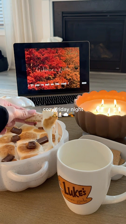 cozy friday night paired with Gilmore Girls ✨🧸#fallaesthetic #fallvibes #SelfCare #nightroutine