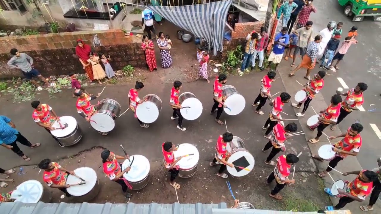 Kerala Nasik Dhol/പിള്ളേര് ട്യൂണുകൾകൊണ്ട് ആറാട്ടാണ്.. ✌️DHOL DJZ Nasik Dhol, Thrissur, manakalapady