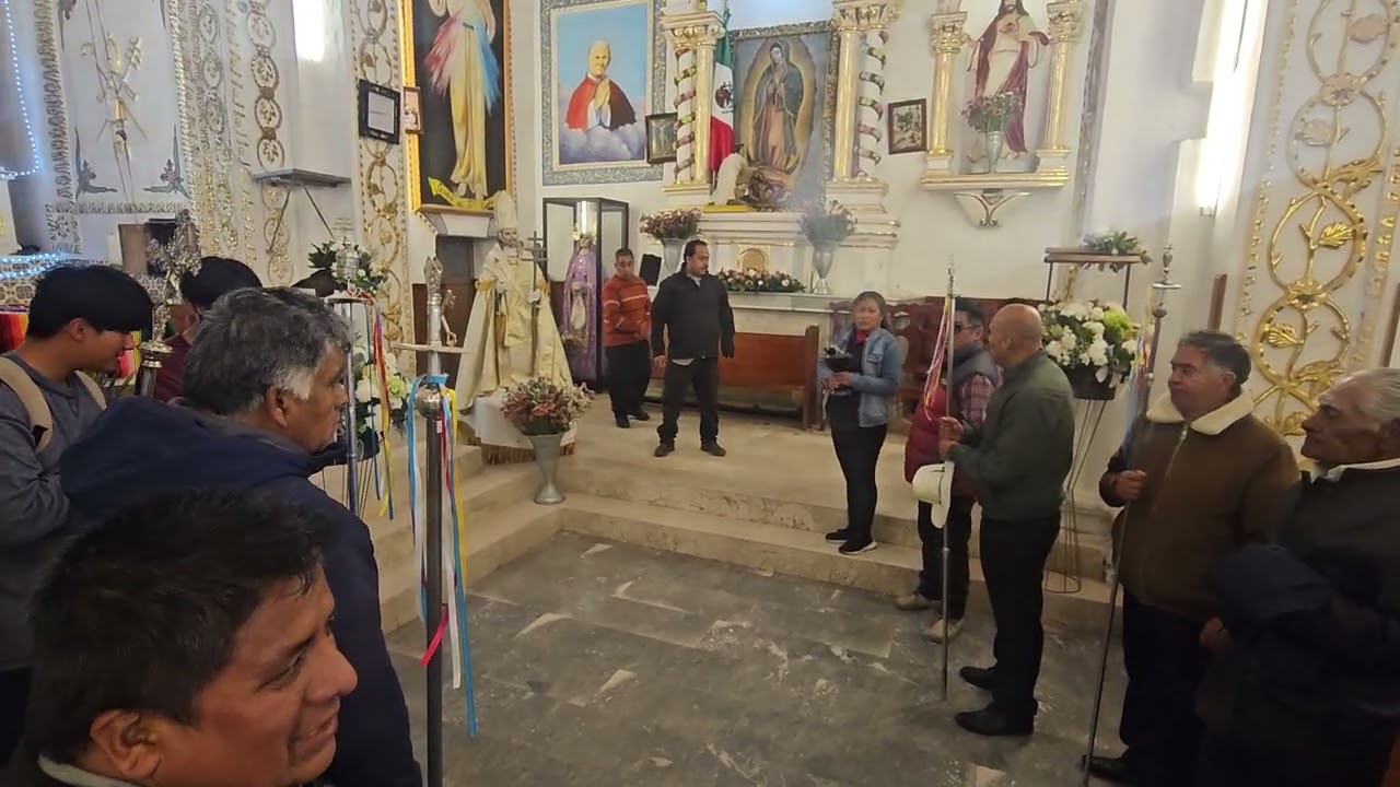 Entrega de Imágen de San Pedro a porteros al regreso de San Simeon Xipetzinco