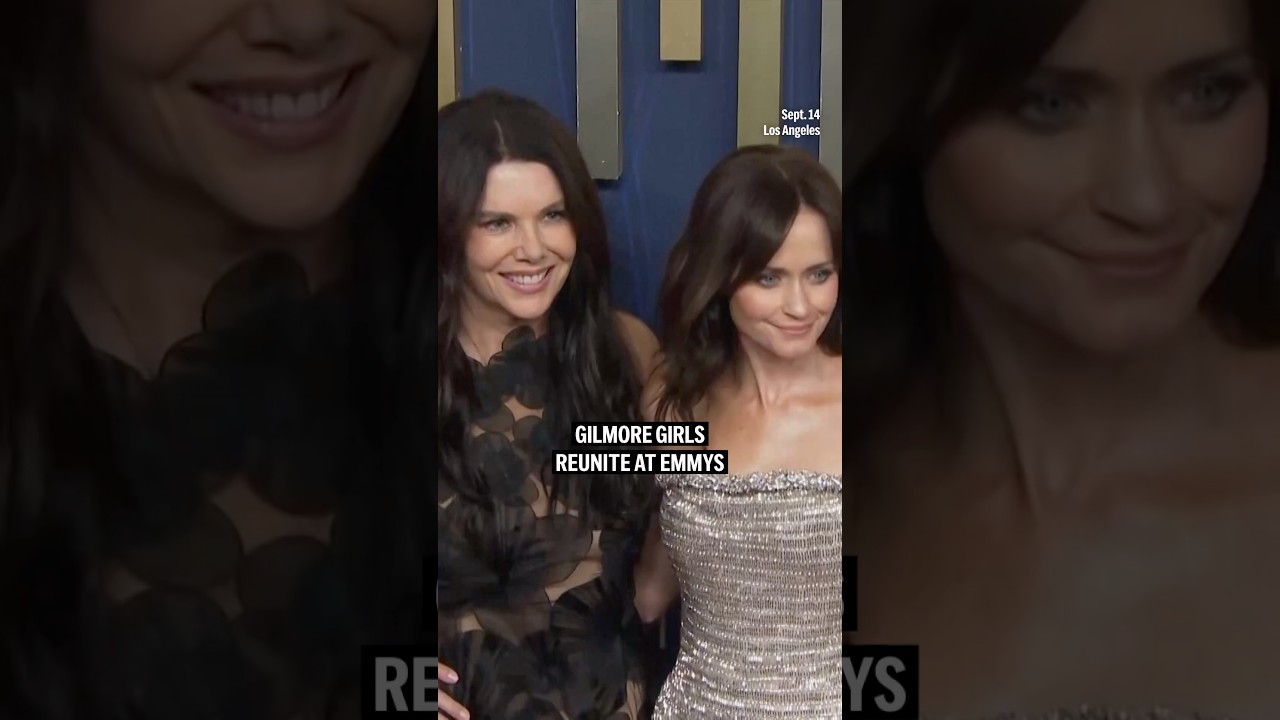 Gilmore Girls reunite at Emmys