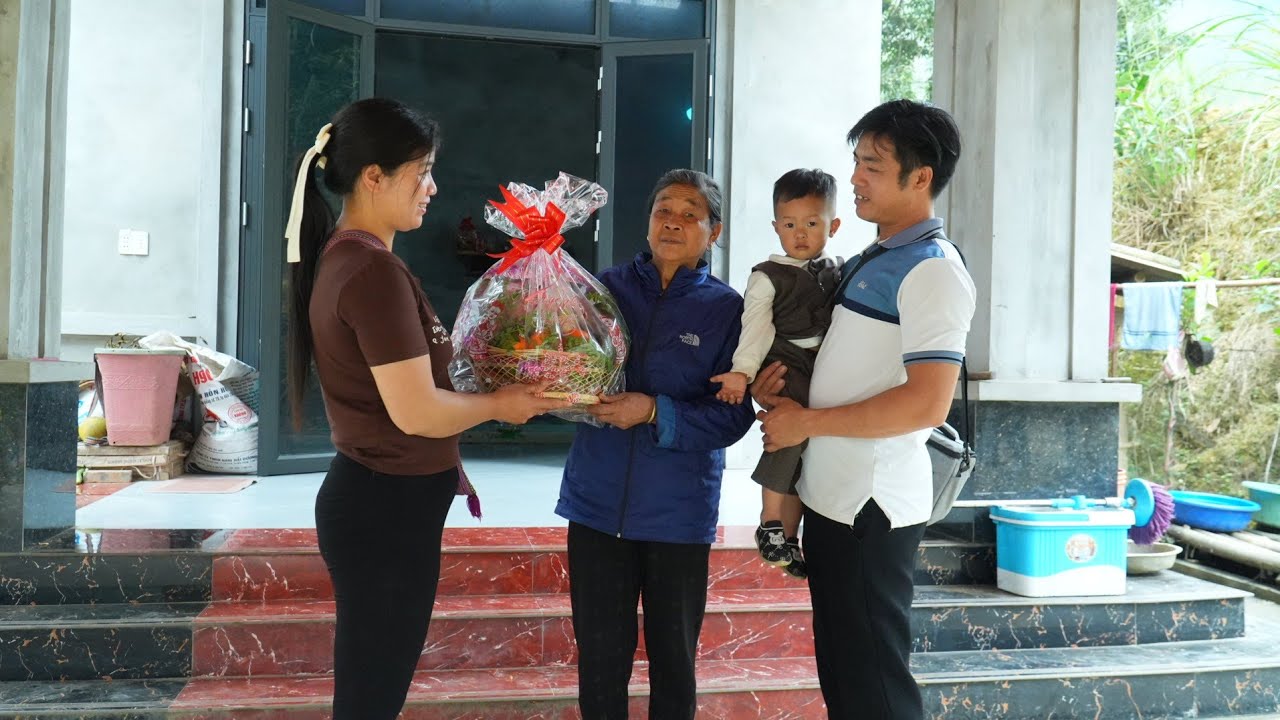 Значимый подарок от матери-одиночки в знак благодарности доброй женщине.