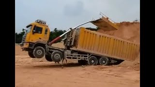 Truck fail compilation! 【E3】---Top crazy heavy loaded trucks!