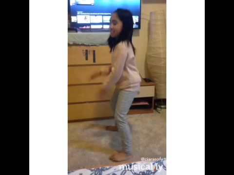 Twerk it like Miley musical.ly By: Sofia