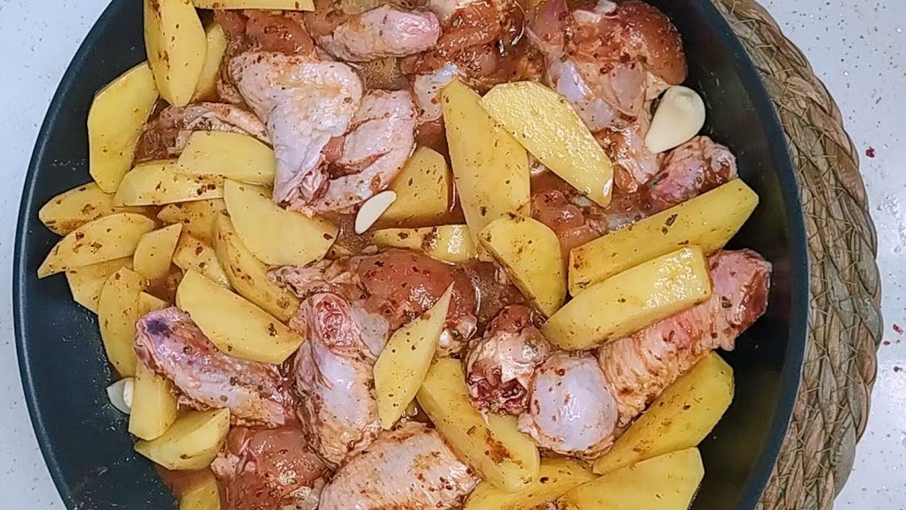 DÜNYANIN EN KOLAY ANA YEMEĞİ TENCEREDE PATATESLİ TAVUK KANAT #kolay #yemek #tavukyemekleri DÜNYANIN EN KOLAY ANA YEMEĞİ TENCEREDE PATATESLİ TAVUK KANAT #kolay #yemek #tavukyemekleri