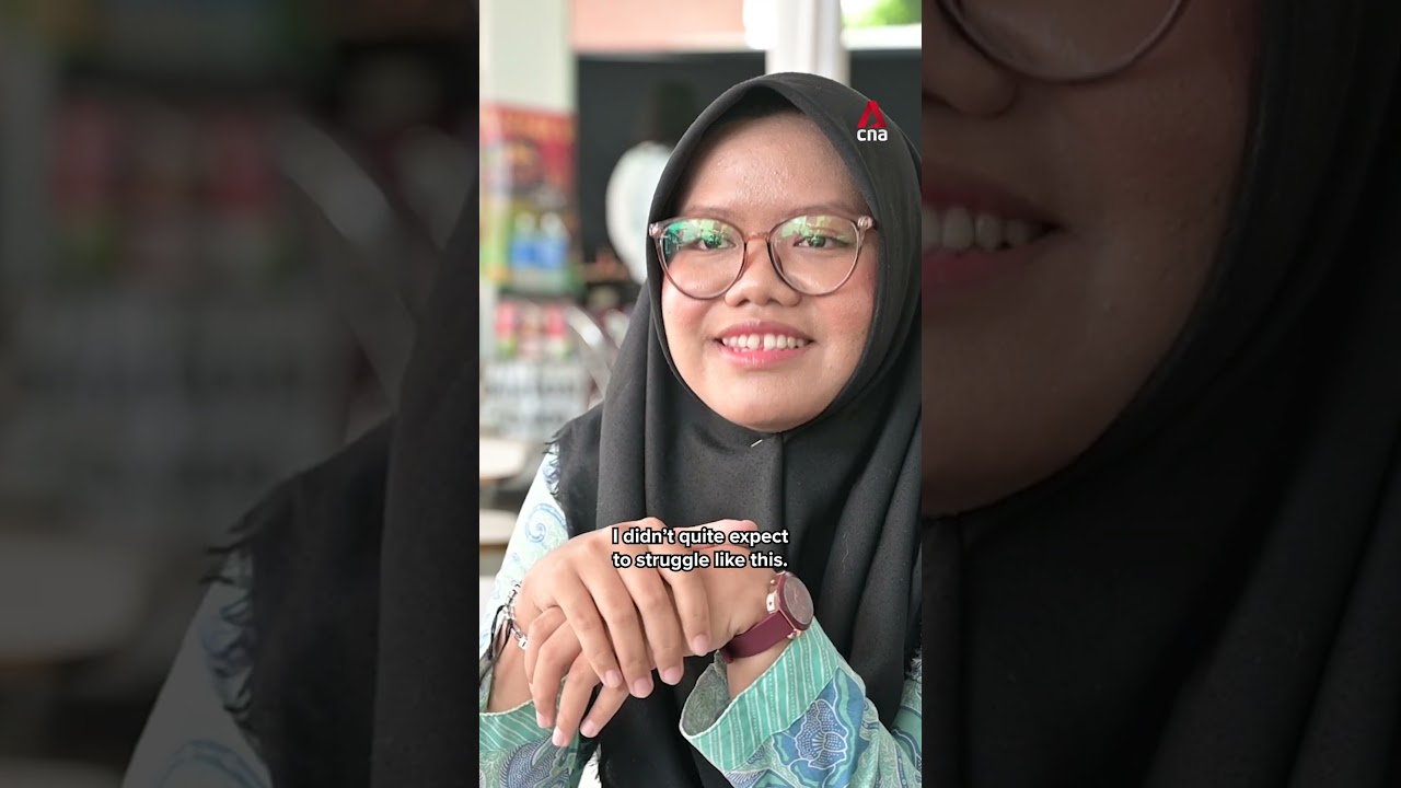 2,000 jobs at a fair, 25,000 jobseekers: Indonesia's unemployment problem