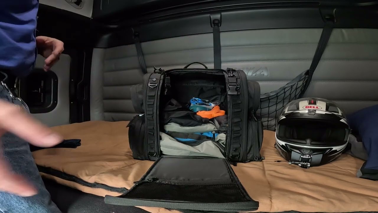 Kuryakyn Momentum Road Warrior Bag