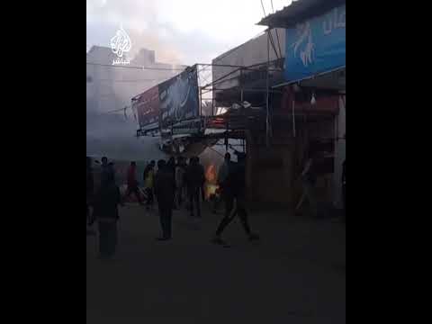 بينهم أطفال 5 شهداء في غارة إسرائيلية استهدفت سيارة أمام مقر وكالة الغوث في النصيرات وسط قطاع غزة