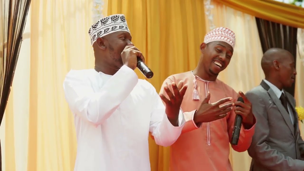 ANGALIA UST. JUMA FAKI ALIVYOINOGESHA SHEREHE YA  SKULI YA CHUINI AWASIFIA KWA KUPATA MATOKEO BORA!