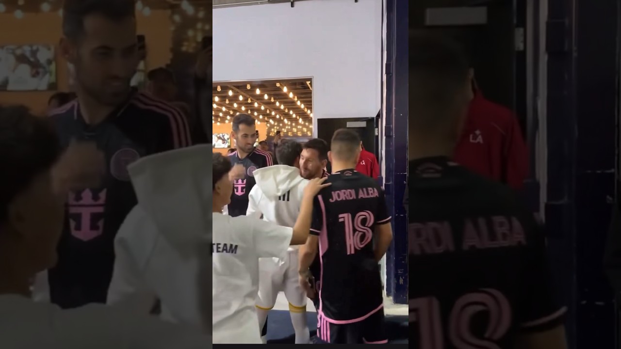 Riqui Puig catching up with Leo Messi, Luis Suárez, Sergio Busquets and Jordi Alba 💙❤️(via @MLS)