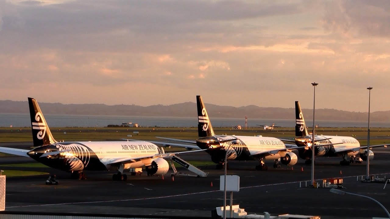 Plane Spotting at Auckland Airport - Compilation ✈ - YouTube