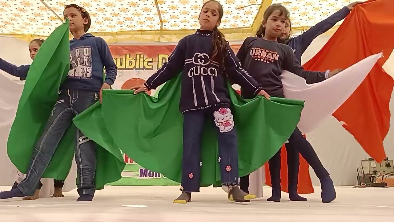 Patriotic girls group dance